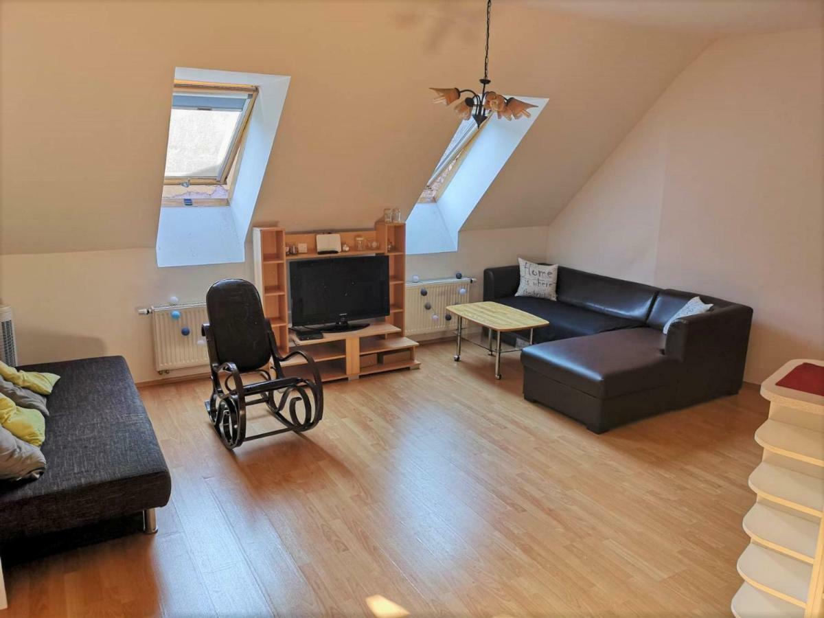 Centrum - A. Apartman Pécs Eksteriør bilde